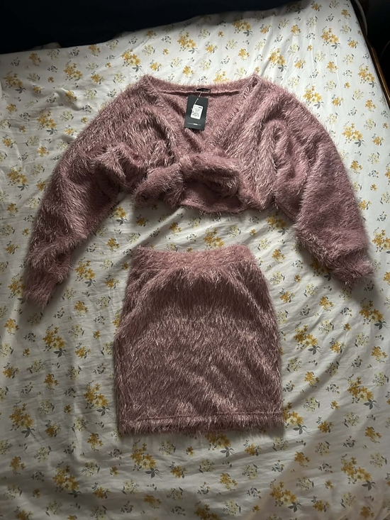 Fashion Nova Dresses & Skirts - Fashion Nova Dusty Rose Fuzzy Knit Skirt Set